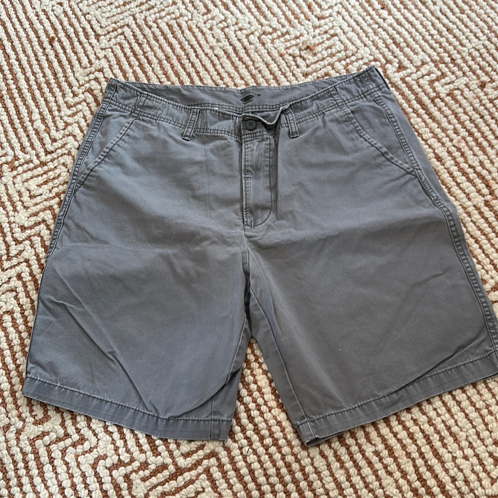 Men’s old navy khaki shorts size 38